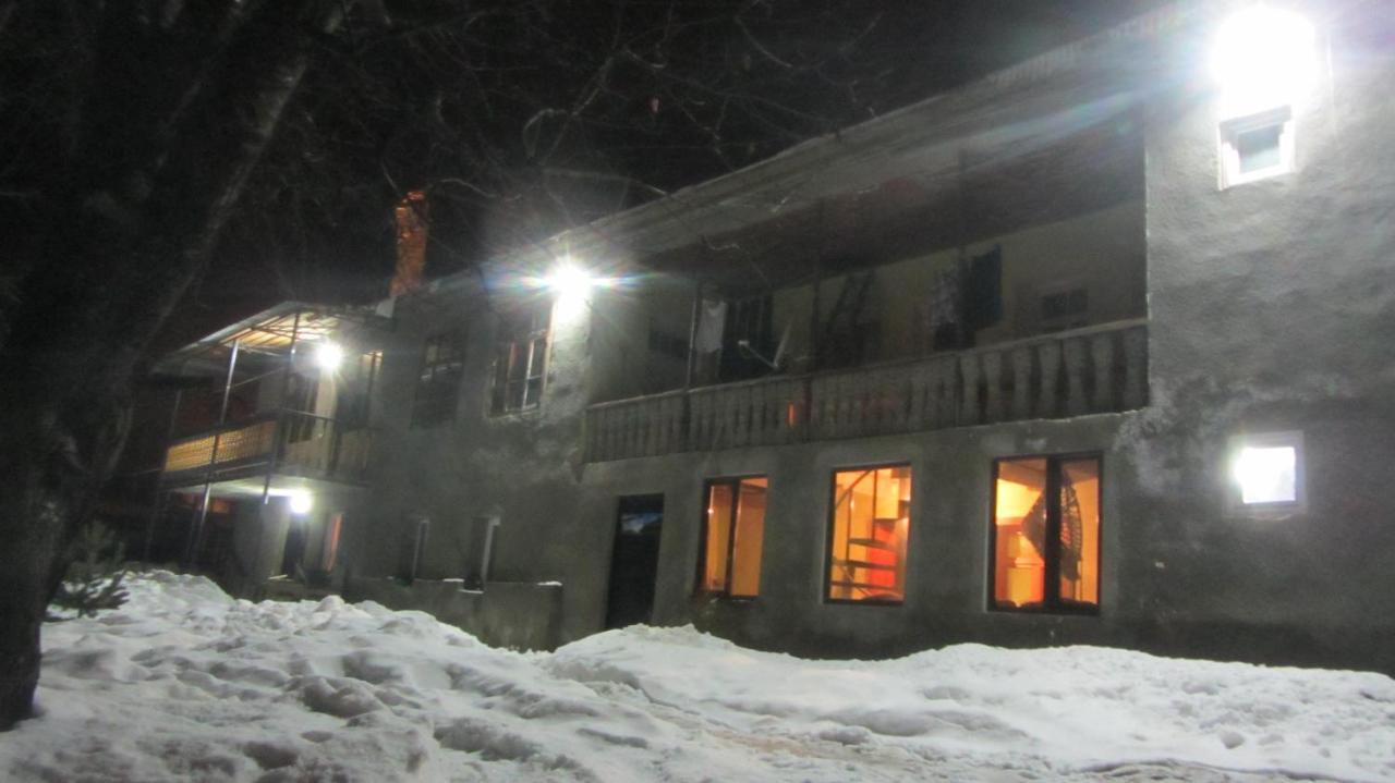 Guest House Adelina Mestia Extérieur photo