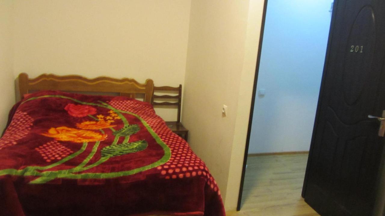 Guest House Adelina Mestia Extérieur photo