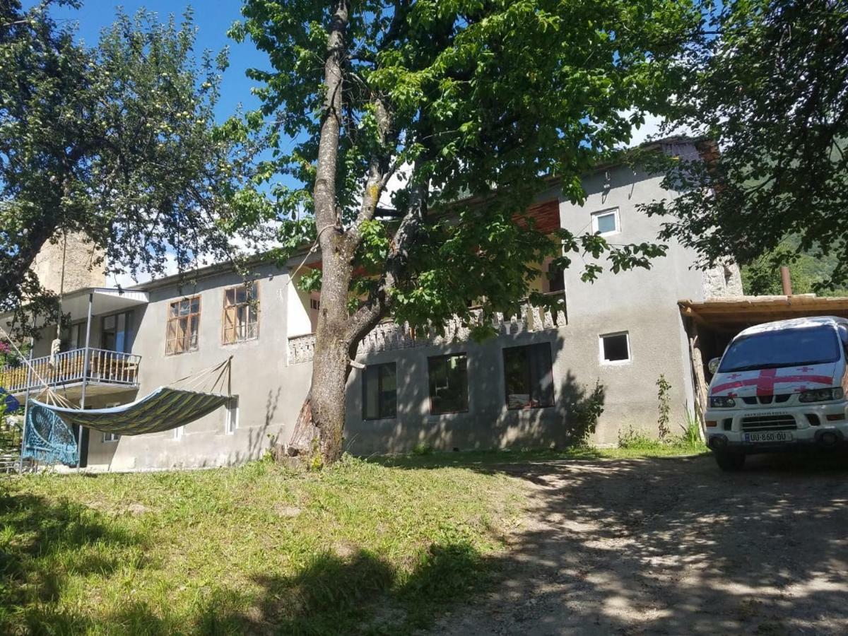 Guest House Adelina Mestia Extérieur photo
